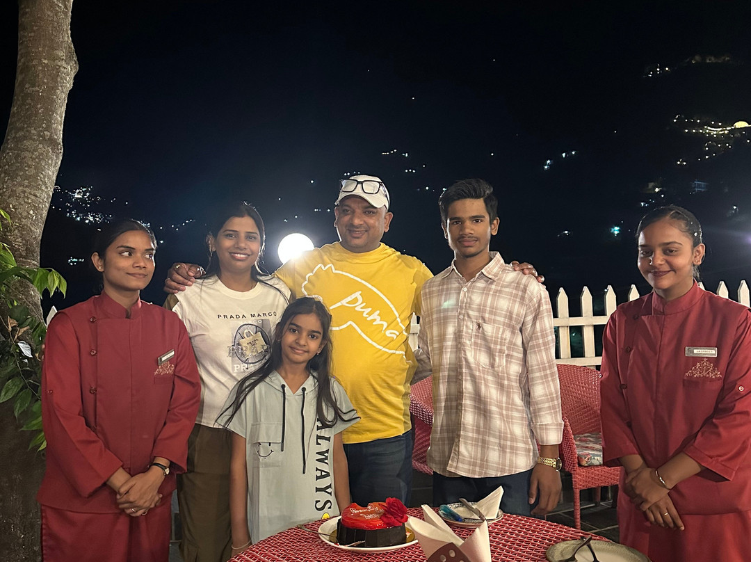 胡斯塔高山度假酒店主图