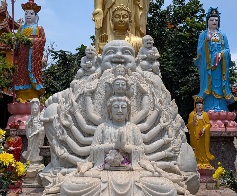 Chua Buu Dai Son-岘港必去景点