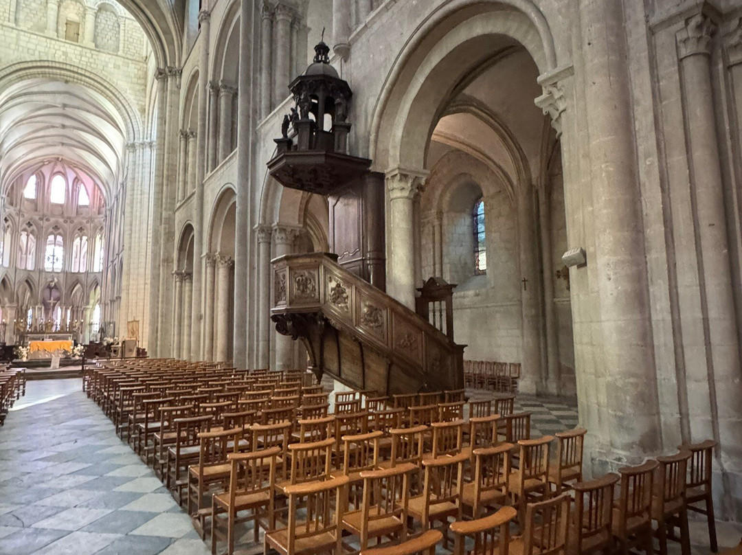 Eglise Saint Etienne-卡昂必去景点