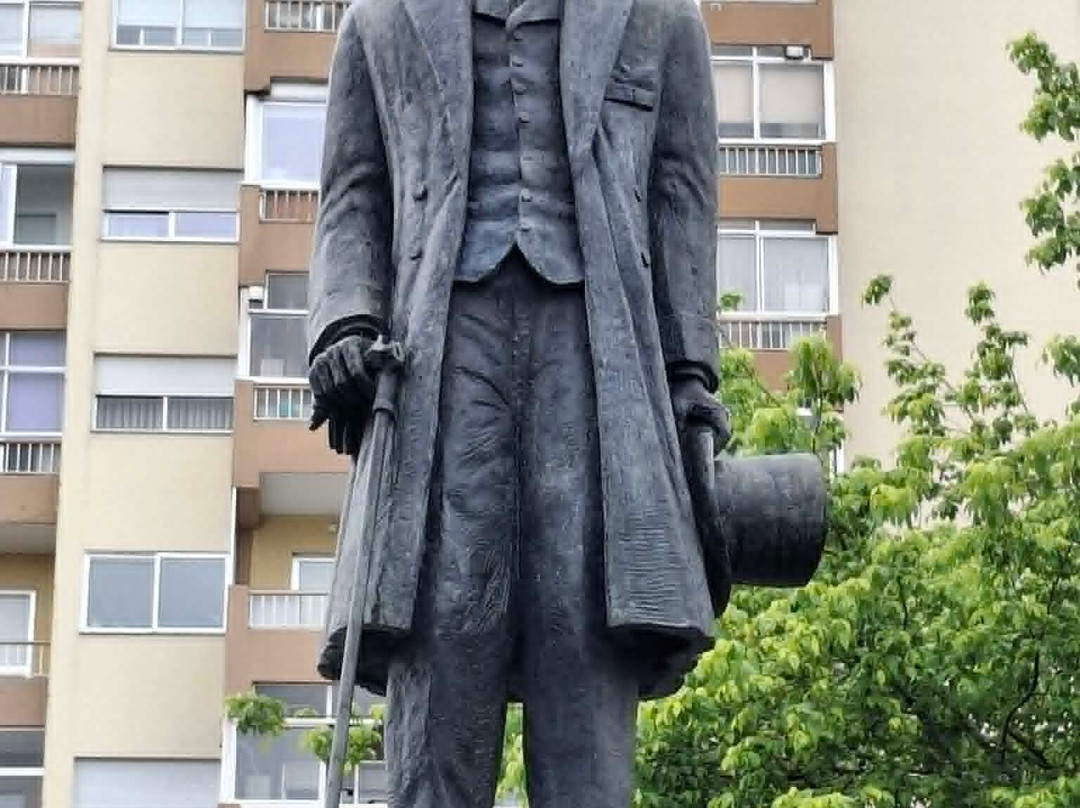 Monumento a Bernardino Machado-法马利康新镇必去景点