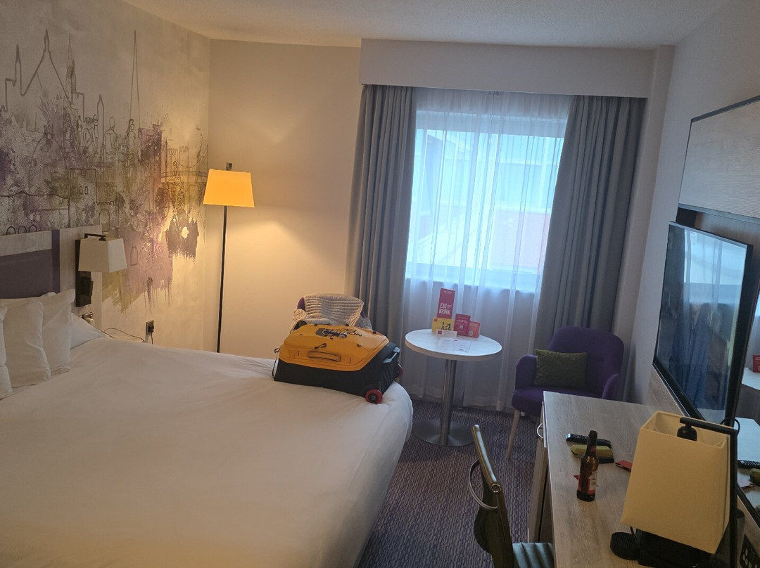 埃克塞特莱昂纳多酒店主图