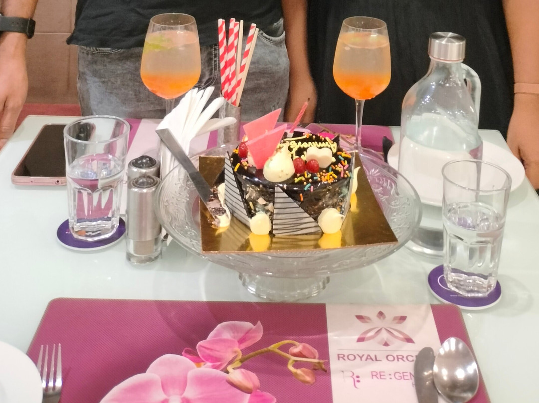 雷根塔中央异域风情大酒店主图