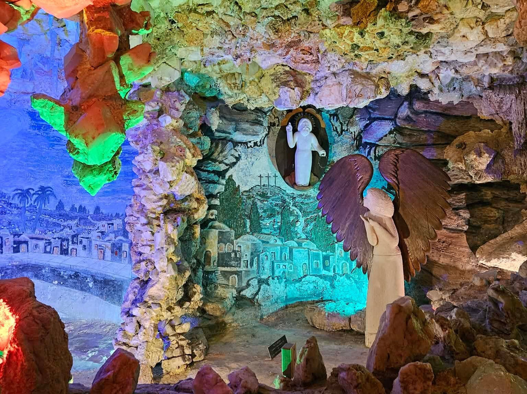 Crystal Shrine Grotto-孟菲斯必去景点