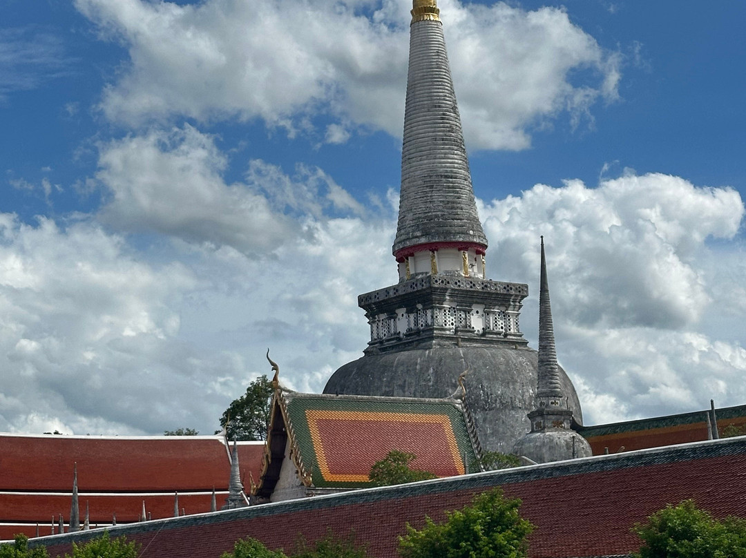Phra Mahathat Woramaha Wiharn-洛坤必去景点
