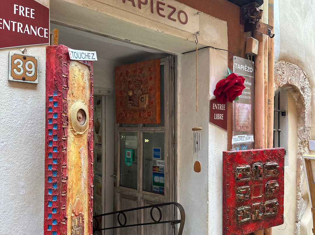Art Gallery Contemporary Tapiézo-Roussillon必去景点