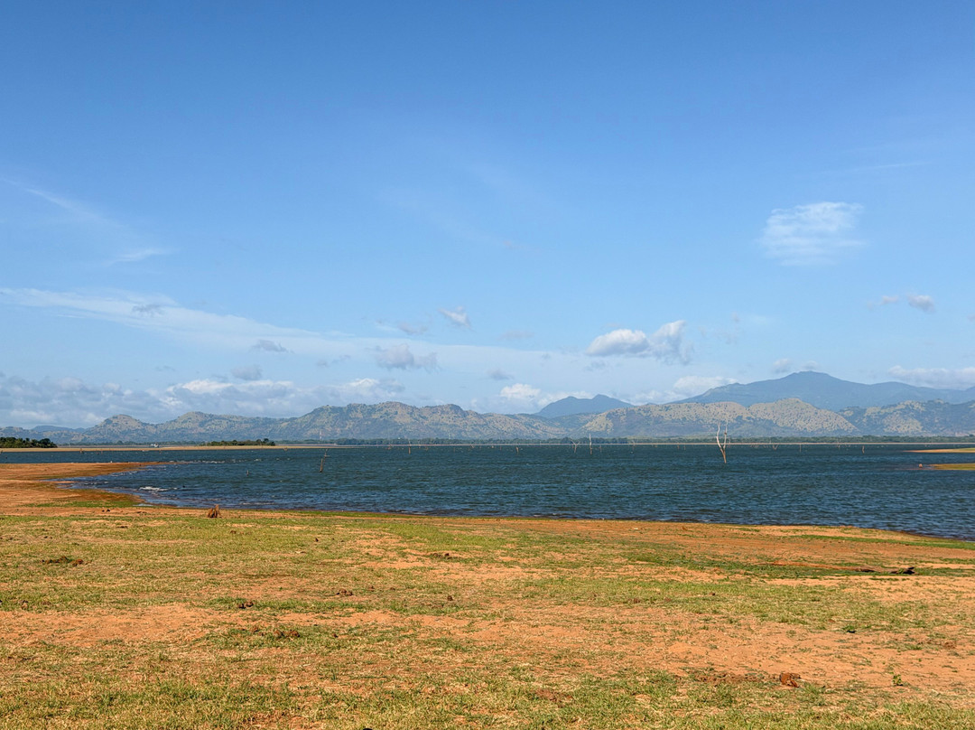 Udawalawe Lahiru Safari Guide Tours-乌达瓦拉维国家公园必去景点