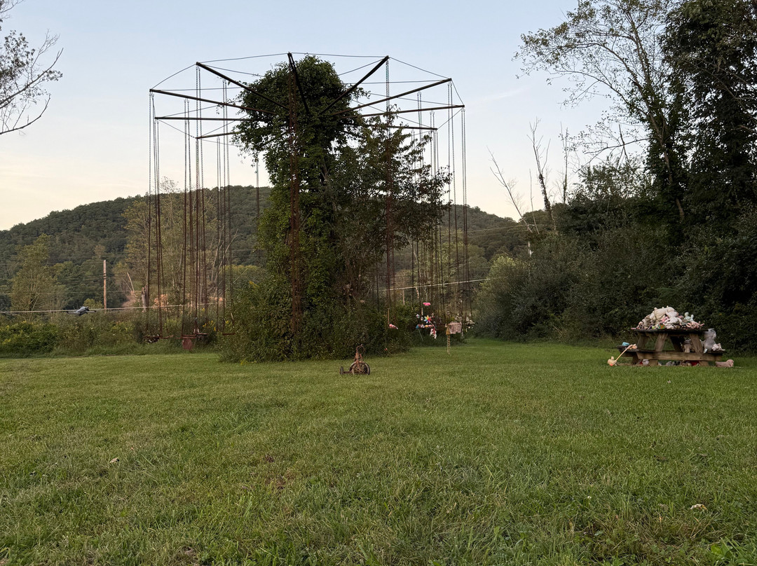 Lake Shawnee Abandoned Amusement Park-Rock必去景点
