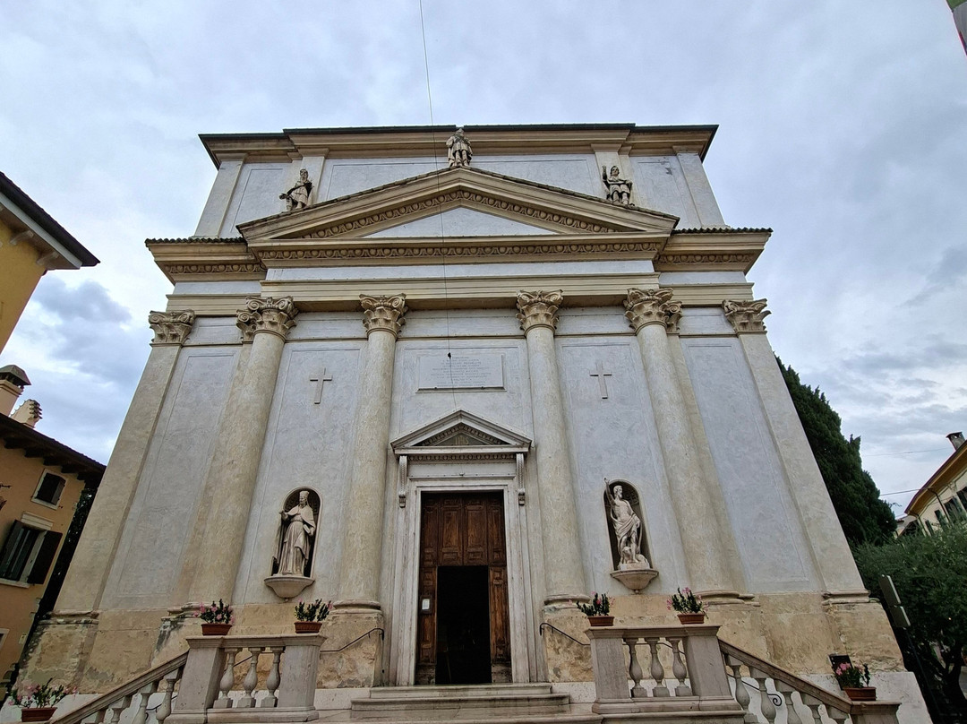 Chiesa San Zenone e Martino-拉齐塞必去景点