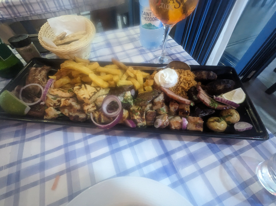 Georgias Tavern Avli