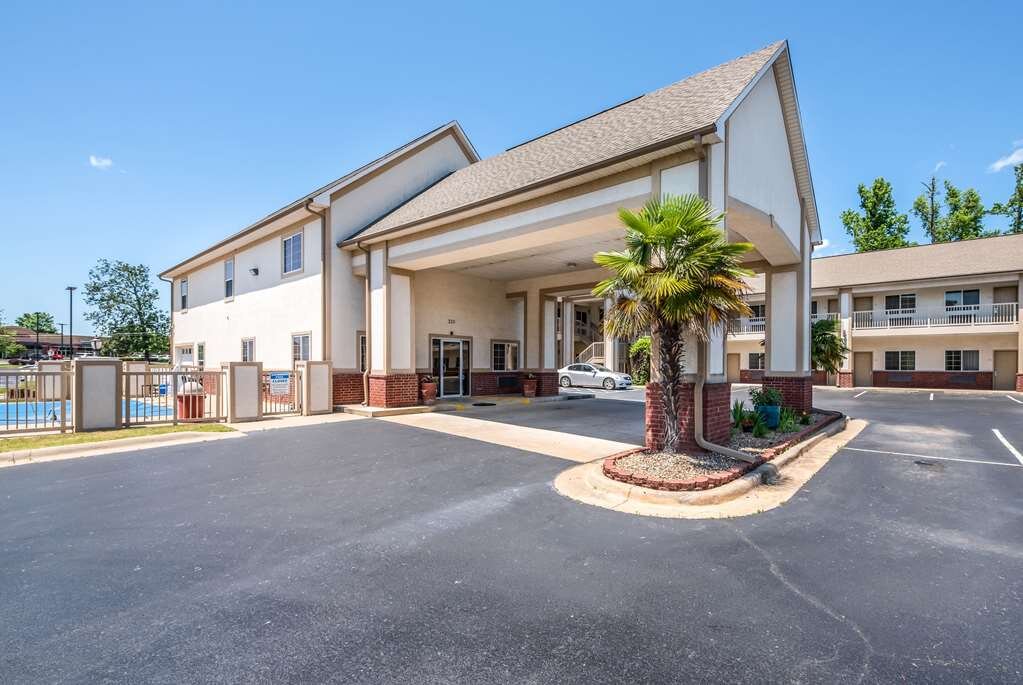 Econo Lodge Inn & Suites Bryant-官方