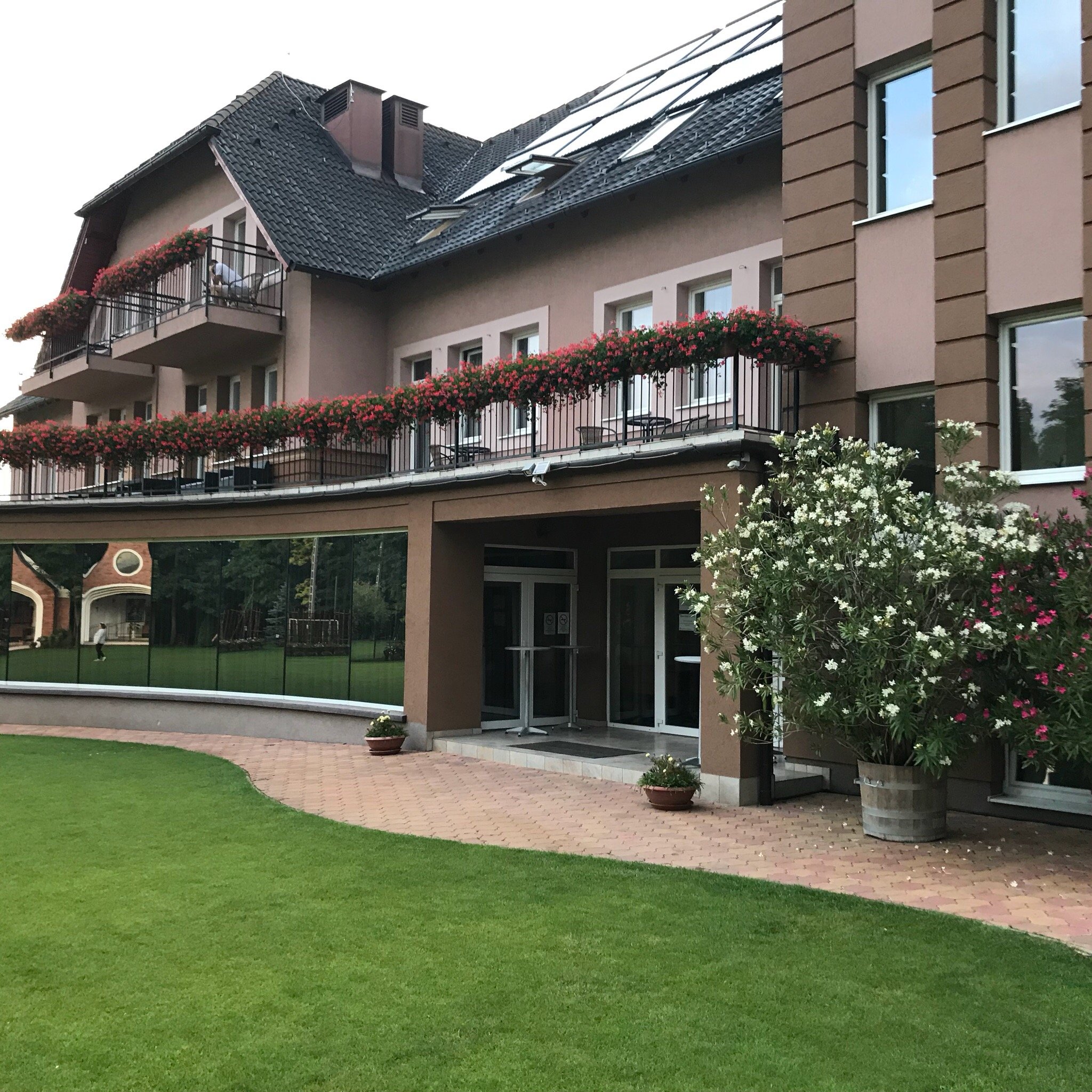 Granada Konferencia Wellness és Sport Hotel-官方