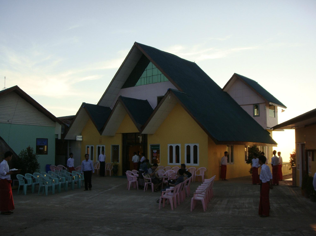 Kyaik Hto Hotel - The Golden Rock Pagoda