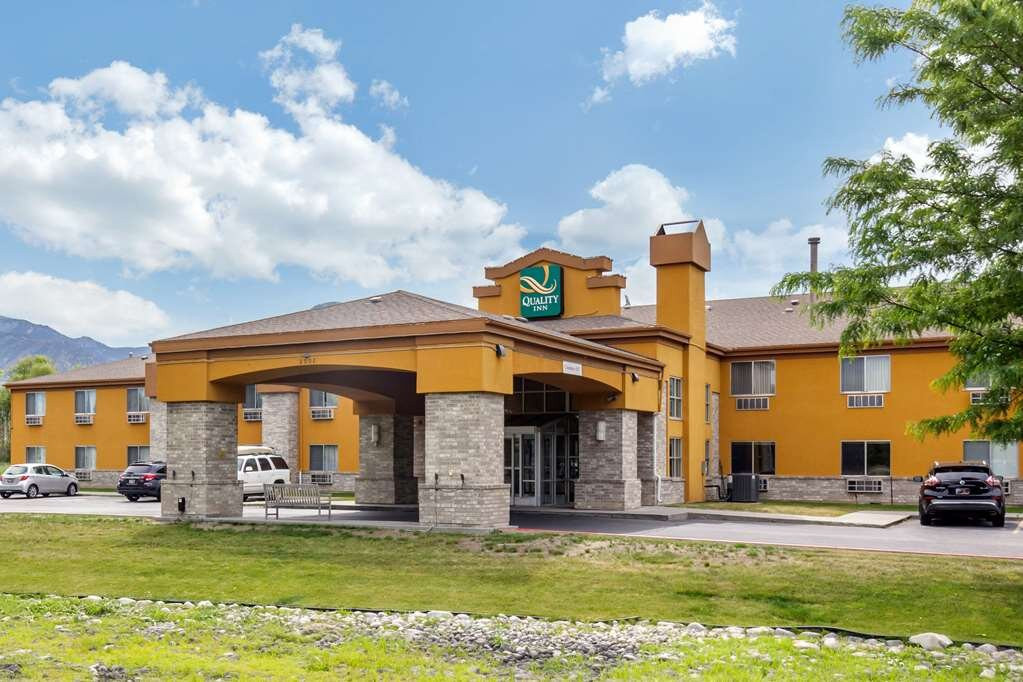 Quality Inn Logan Near University主图