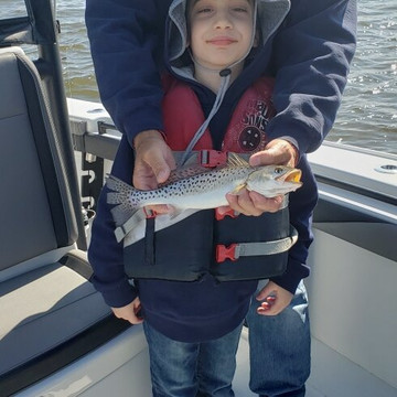 Rock On Charters-斩魔山必去景点