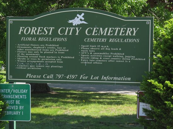 Forest City Cemetery景点图片