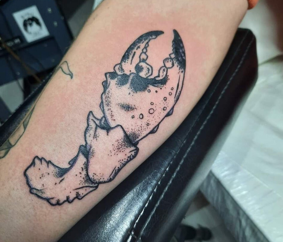 Black Eye Specialist - Tattoo & Cafe'