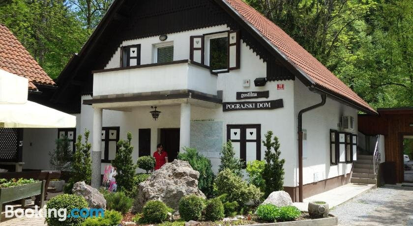 Hostel Pograjski Dom