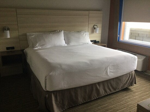 智选假日套房酒店-拉波特主图