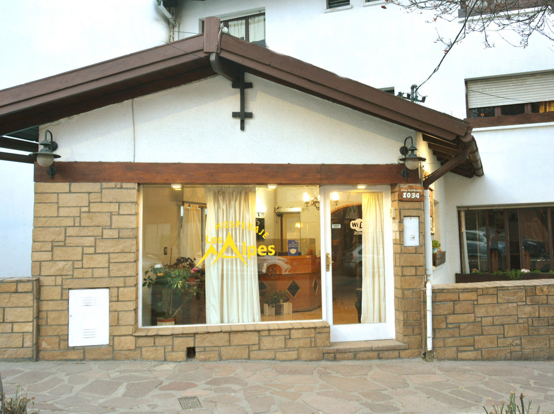 Dina Huapi酒店住宿-Hospedaje Los Alpes