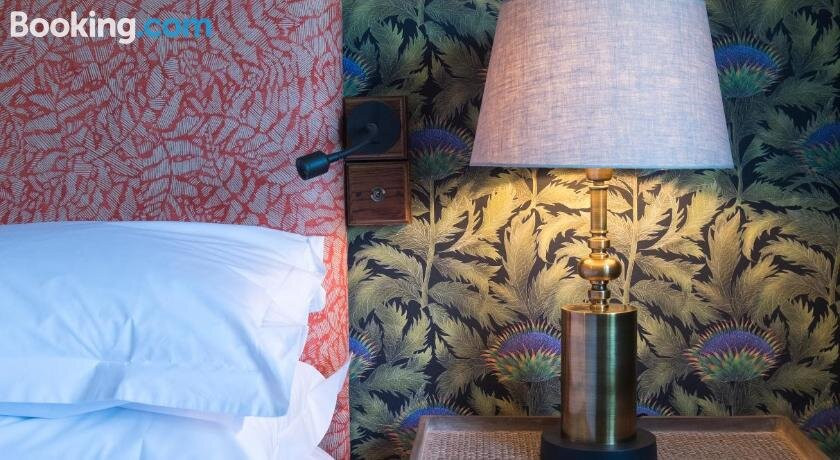 Purchases Restaurant & Accommodation主图