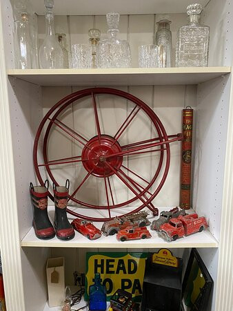 Firehouse Antiques-New Harmony必去景点