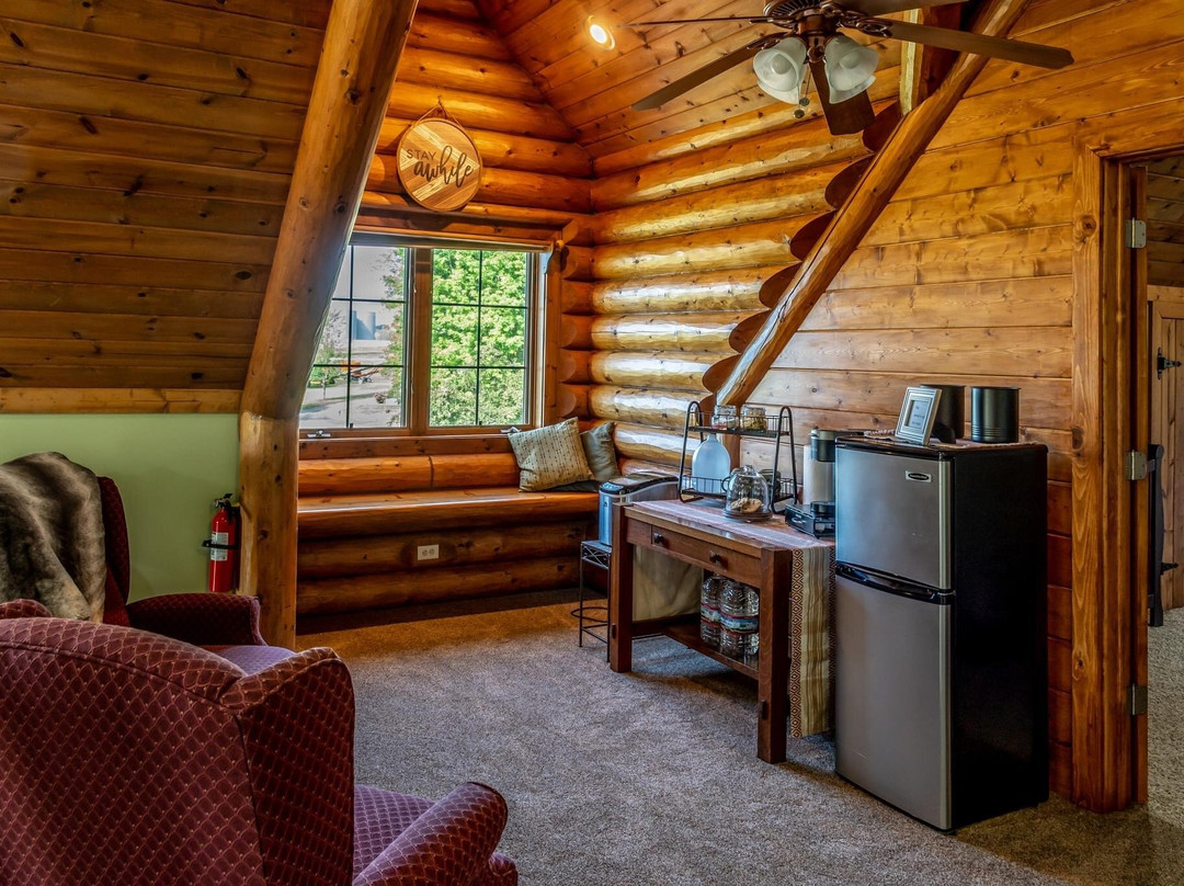 Riverbend Heritage Lodge