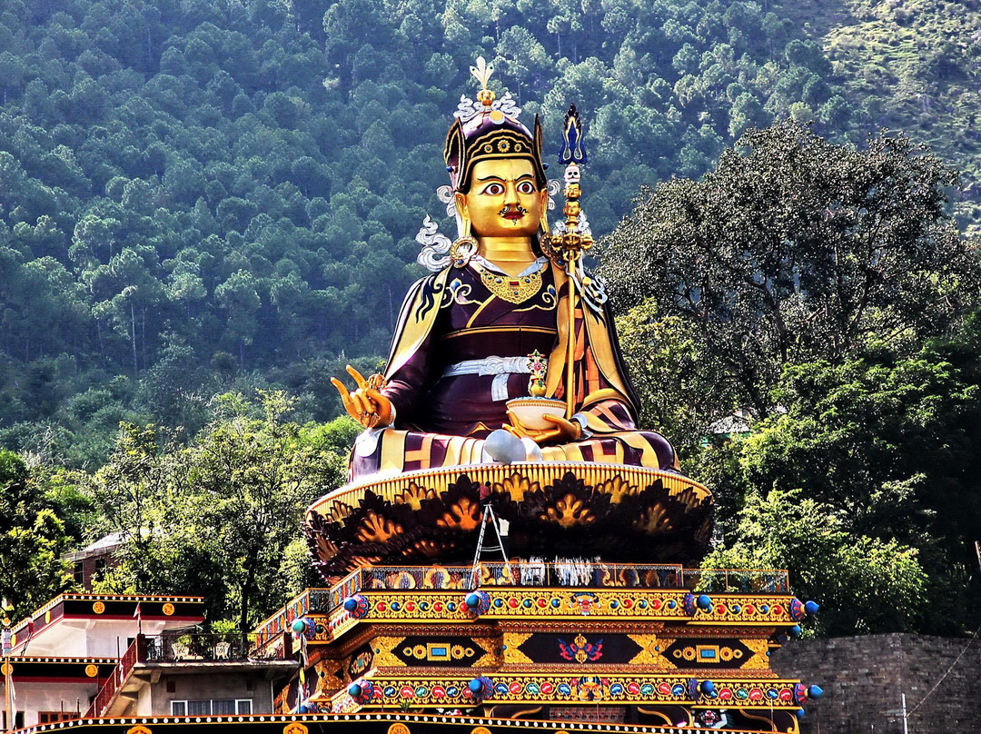 Statue of Padmasambhava景点图片