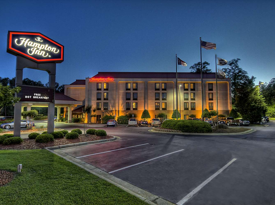 落基山希尔顿恒庭酒店主图