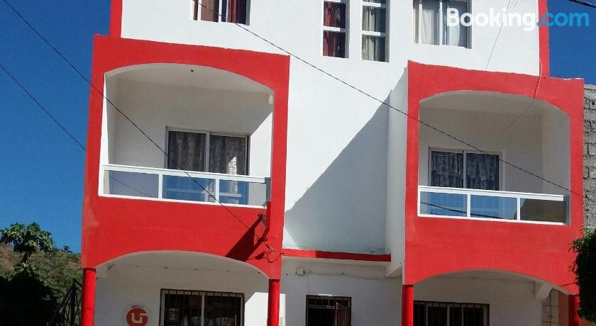 Pensao Simao & Julia主图