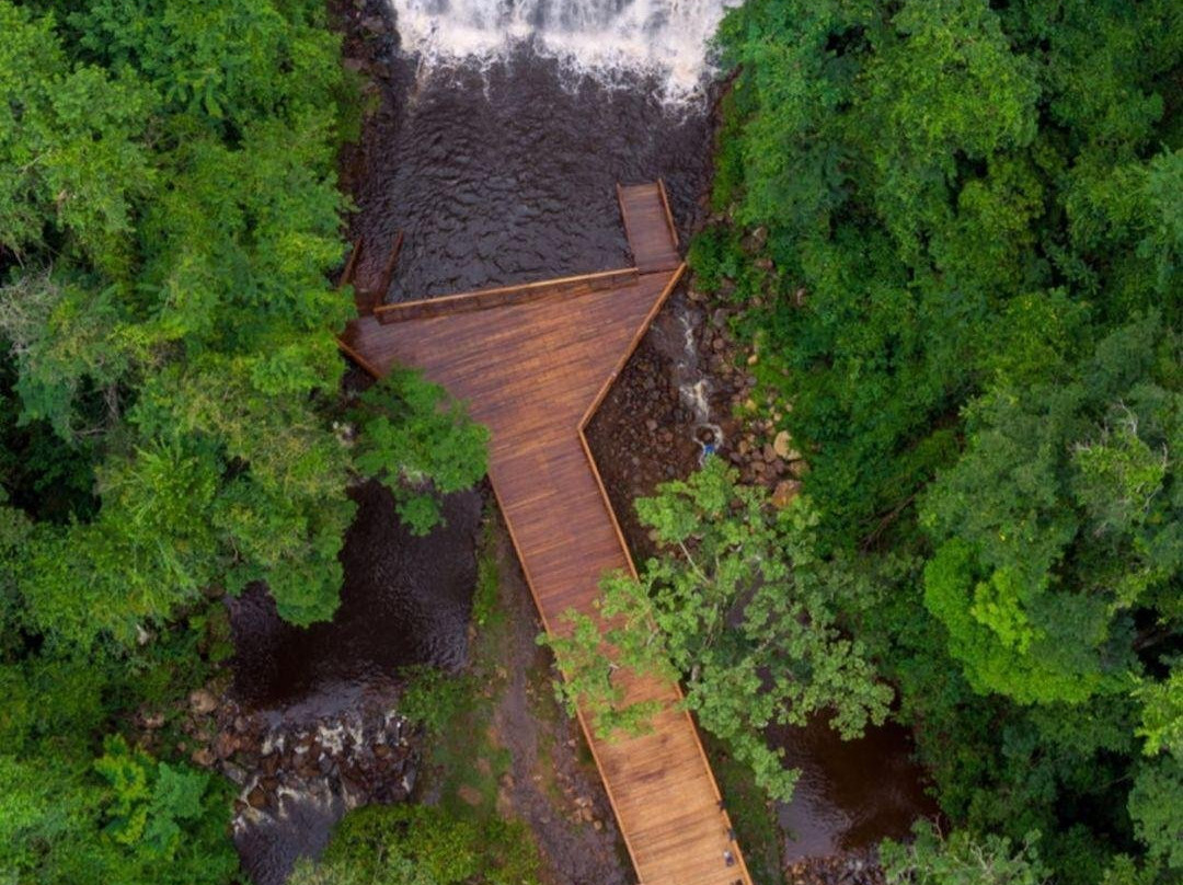 Cascata Águas de Santa Bárbara景点图片