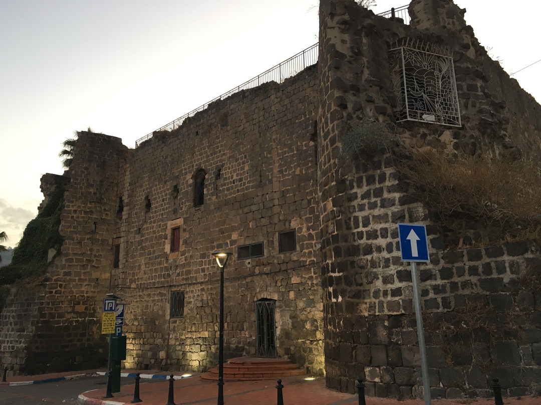 Crusader Fortress Ruins景点图片