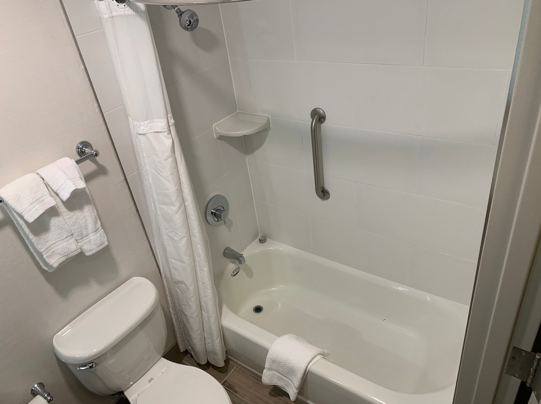 格林湾希尔顿花园酒店主图