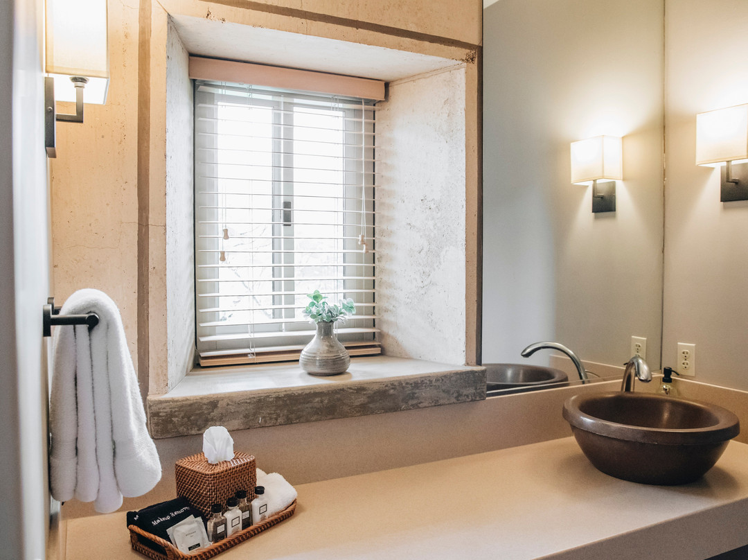 Seven Branches Venue and Inn主图