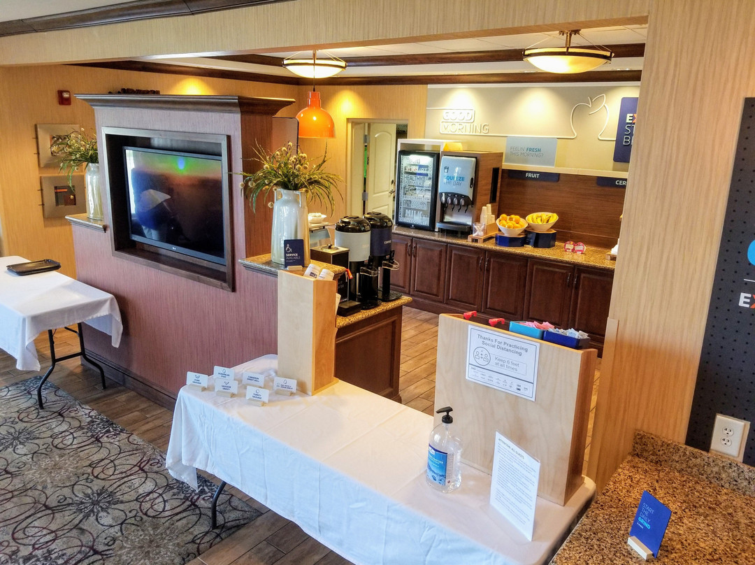 Holiday Inn Express & Suites Paducah West by IHG主图