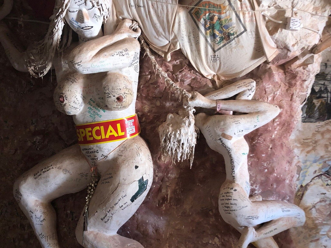 Crocodile Harry’s Underground Nest-库伯佩迪必去景点