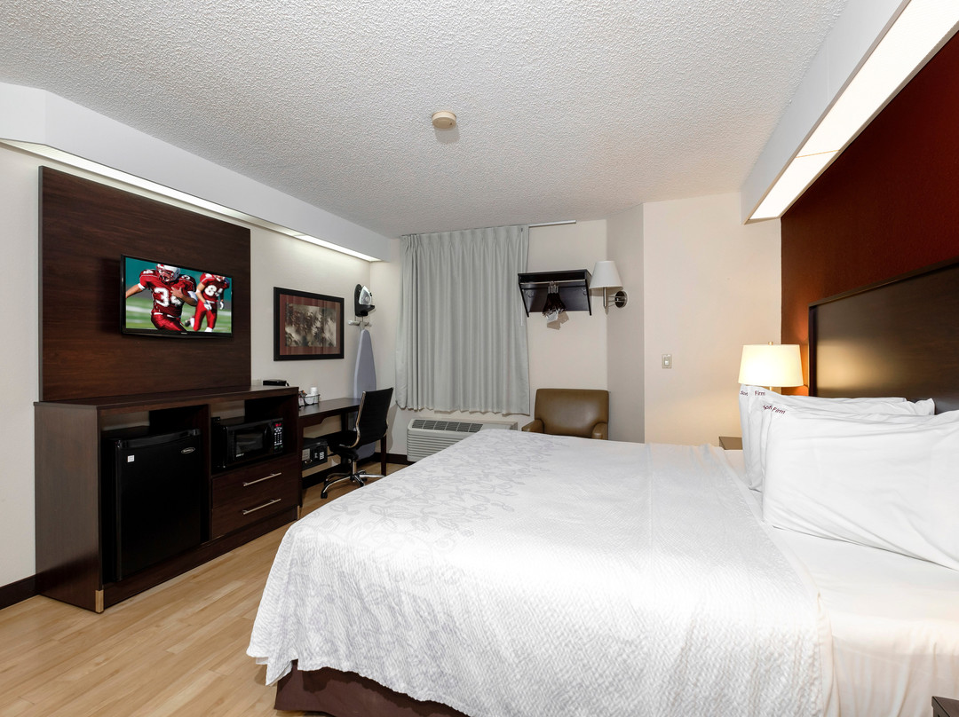 棕榈海岸红屋顶酒店主图