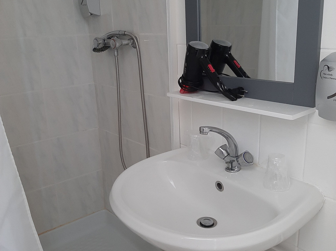 Hotel La Croisette Royan主图