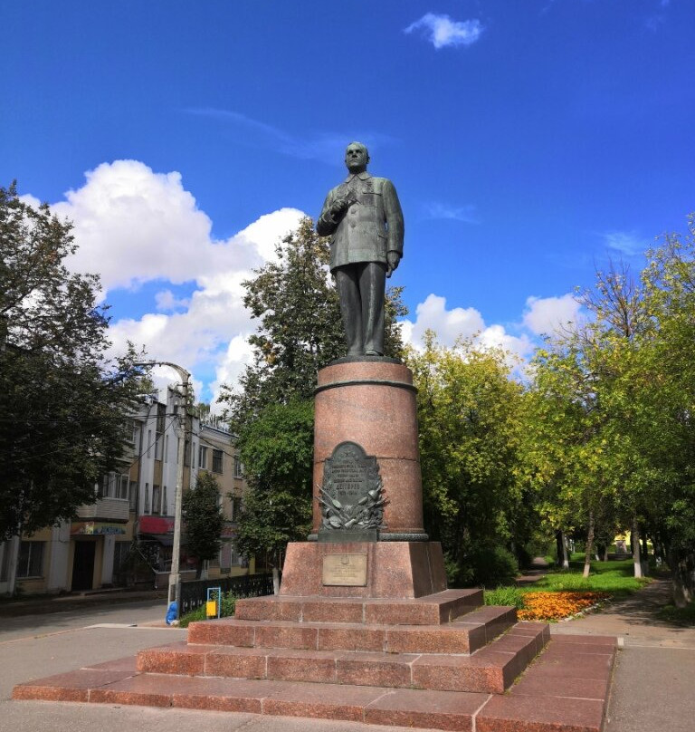 Monument  to V. A. Degtyarev-Kovrov必去景点
