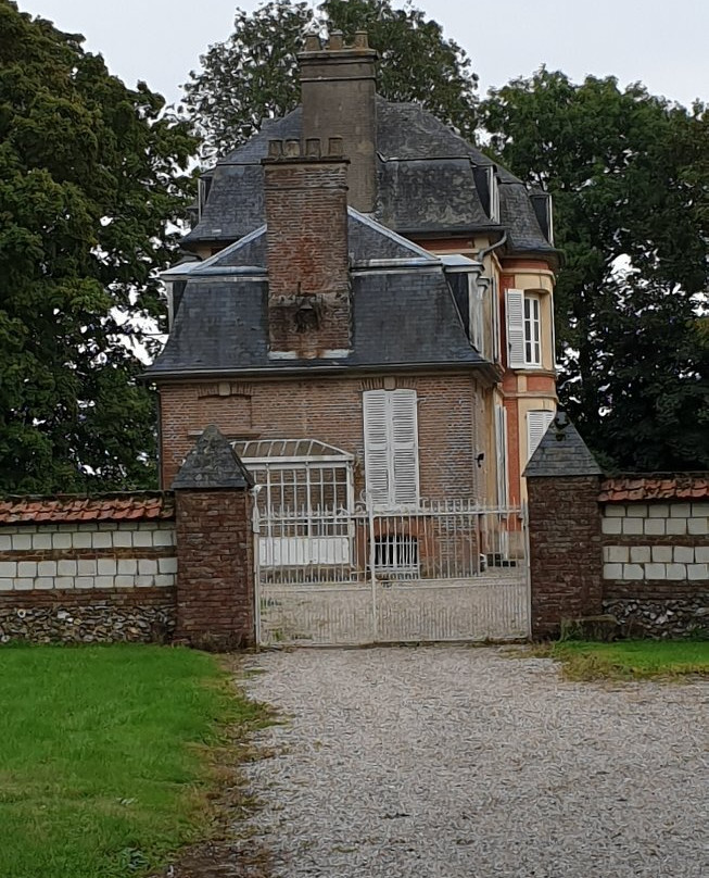 Aigneville旅游攻略图片