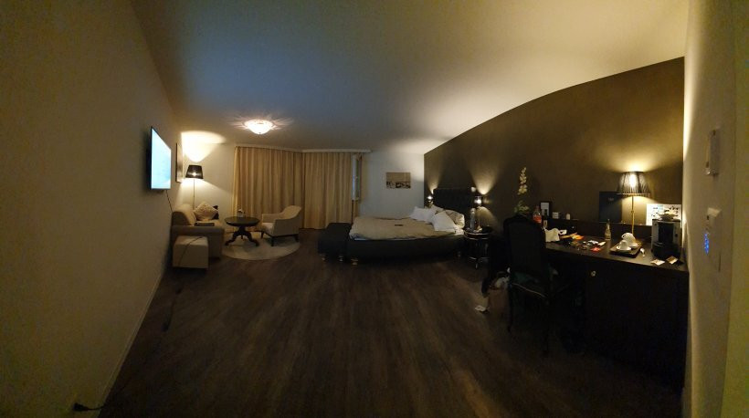 Hotel First主图
