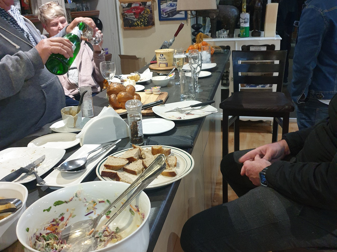 Sunset Decks Guesthouse主图