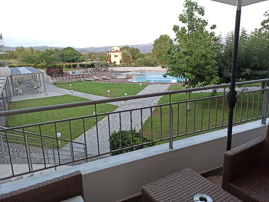 Paradise Resort主图