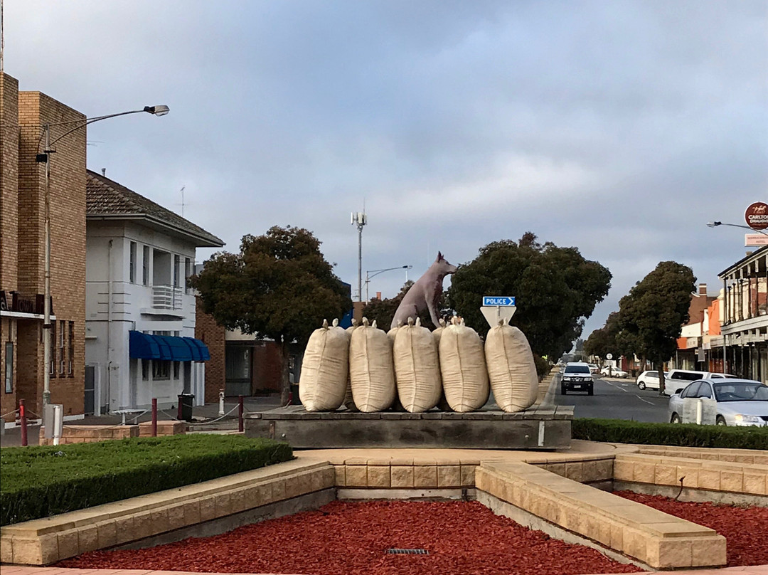 Federation Place Sculptures-Warracknabeal必去景点
