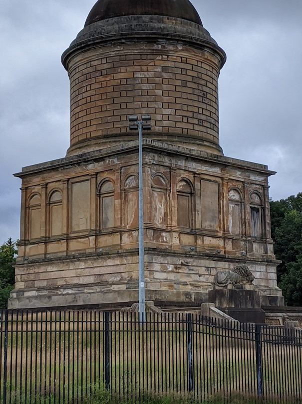 Hamilton Mausoleum景点图片