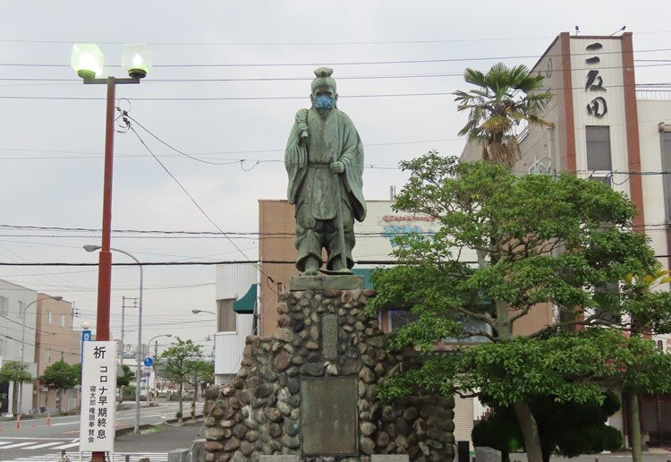 Sannen Netaro Statue-山阳小野田市必去景点