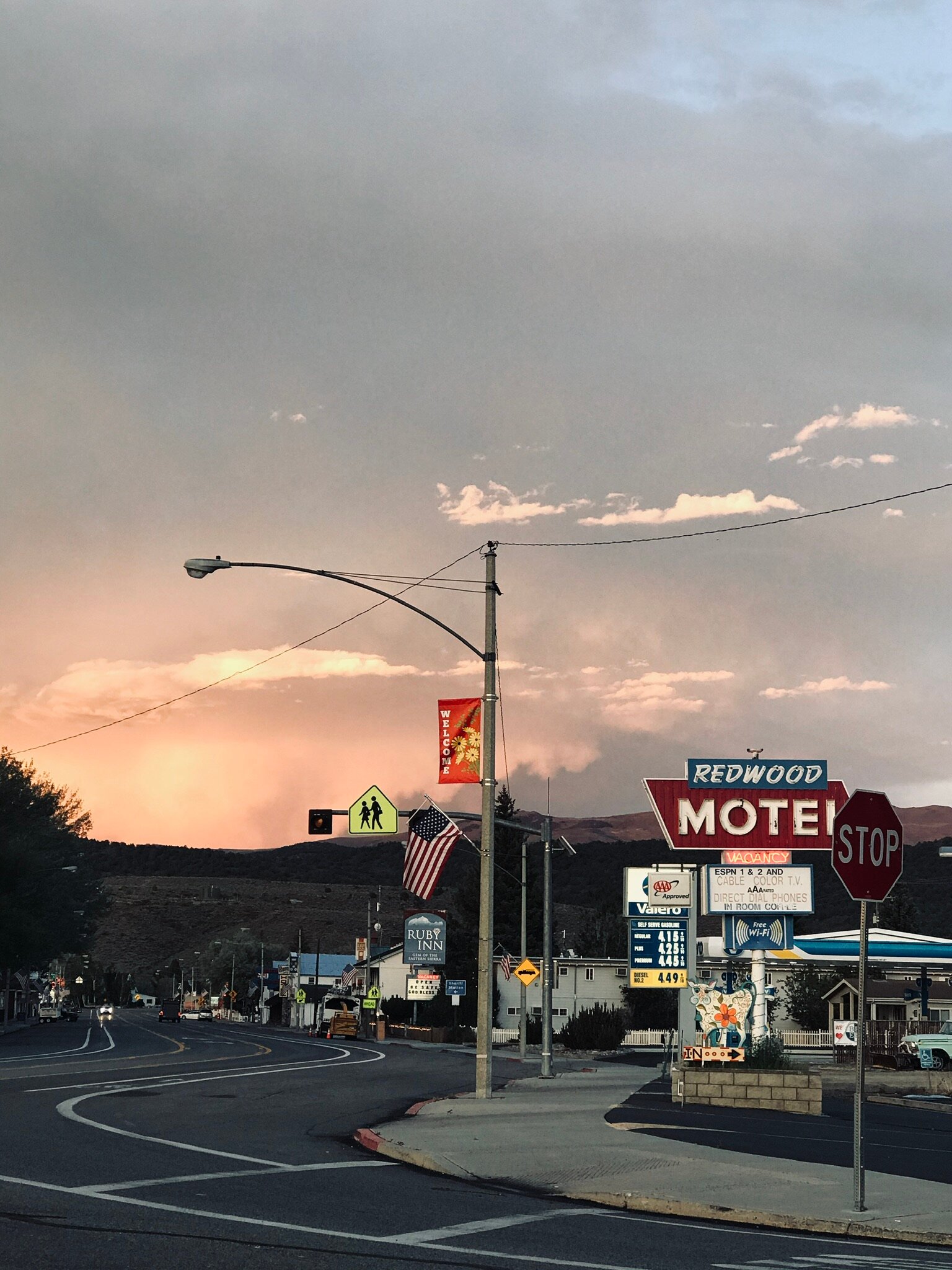Redwood Motel-官方