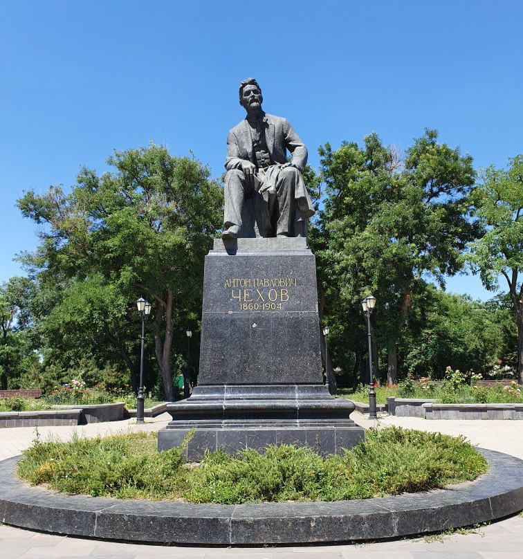 Chekhov Statue景点图片