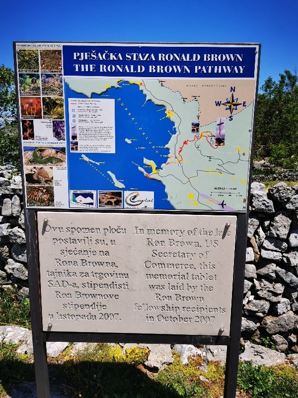 Ronald Brown Pathway景点图片