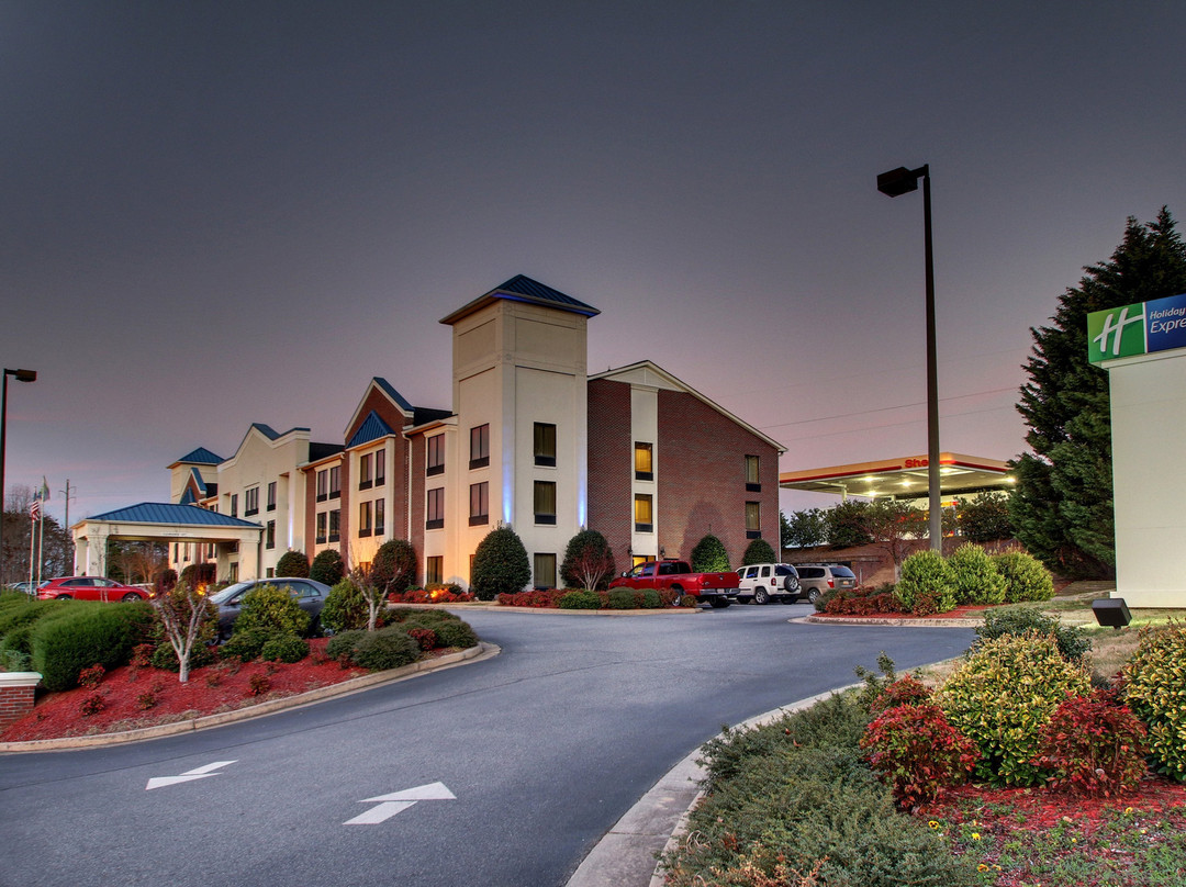 Comfort Inn & Suites主图