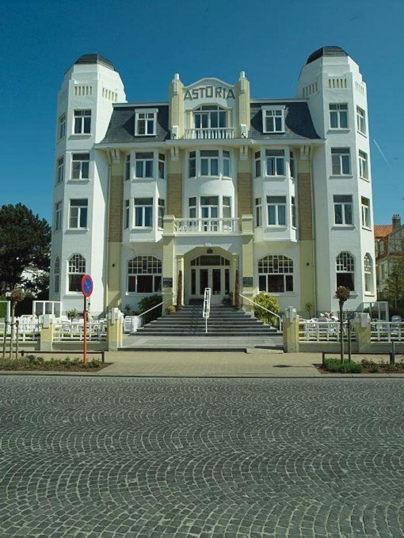 Hotel Astoria-portrait